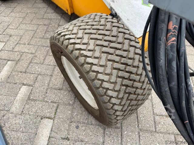 Scharnierende telescopische hoogwerker Niftylift HR12NE Hoogwerker Knikarmhoogwerker