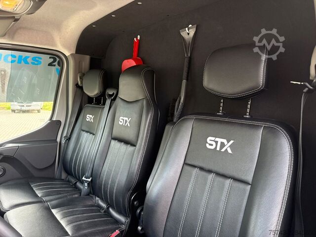 Prijevoznik stoke RENAULT Master STX 3 Sitzer  Haras / Hengste