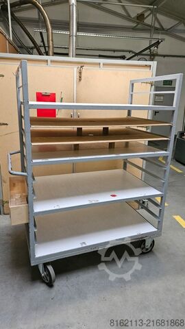 Truk gudang produksi  