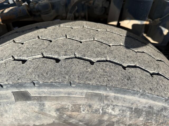 Concrete mixer truck Iveco TRAKKER 500