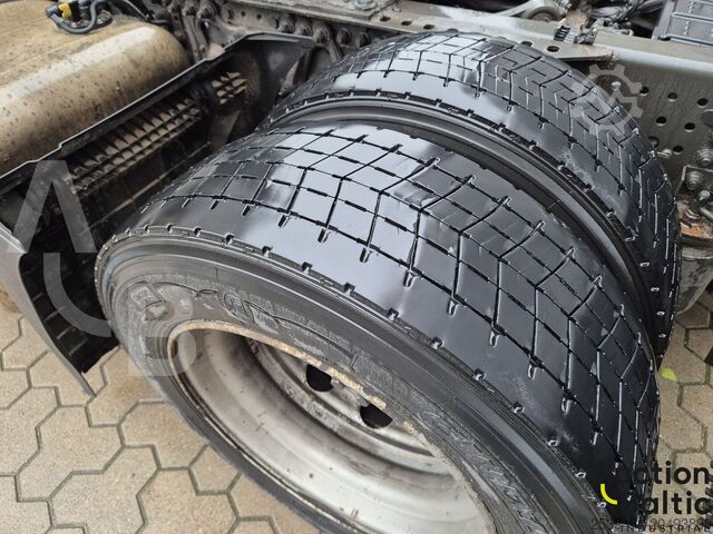 Mercedes-Benz Actros 1845 truck tractor Mercedes-Benz Actros 1845