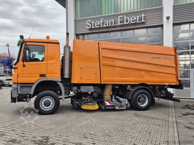 Veegmachine MERCEDES-BENZ Actros 2032 A 4x4 Bucher STKF 9500 Airport 30x