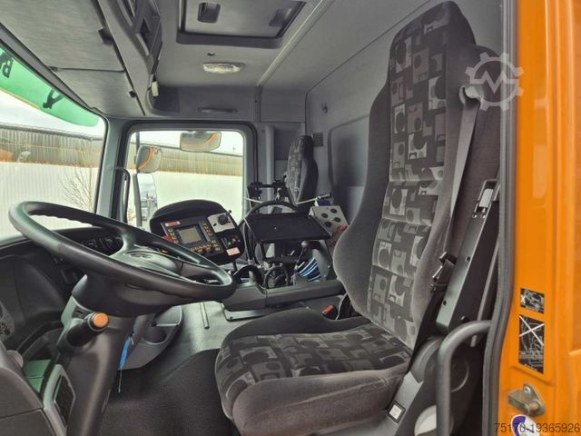 Cestný zametací stroj MERCEDES-BENZ Actros 2032 A 4x4 Bucher STKF 9500 Airport 30x