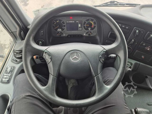 מטאטא כבישים MERCEDES-BENZ Actros 2032 A 4x4 Bucher STKF 9500 Airport 30x