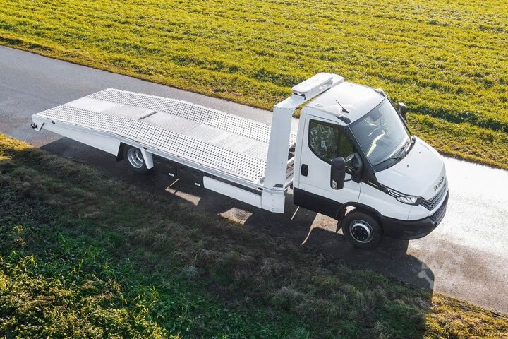 Fourgon porte-voitures IVECO 70C21HA8/P Einzelplateau