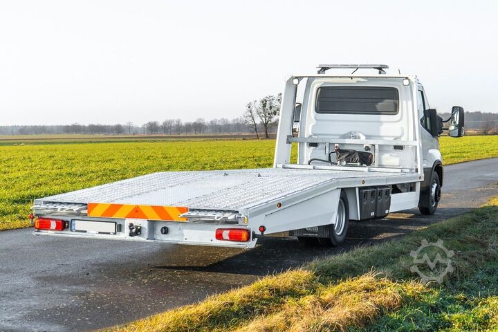 Fourgon porte-voitures IVECO 70C21HA8/P Einzelplateau