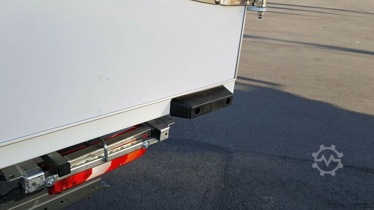 Camião de caixa fechada MERCEDES-BENZ Atego 12xx Koffer 730 x 249 x 265 cm