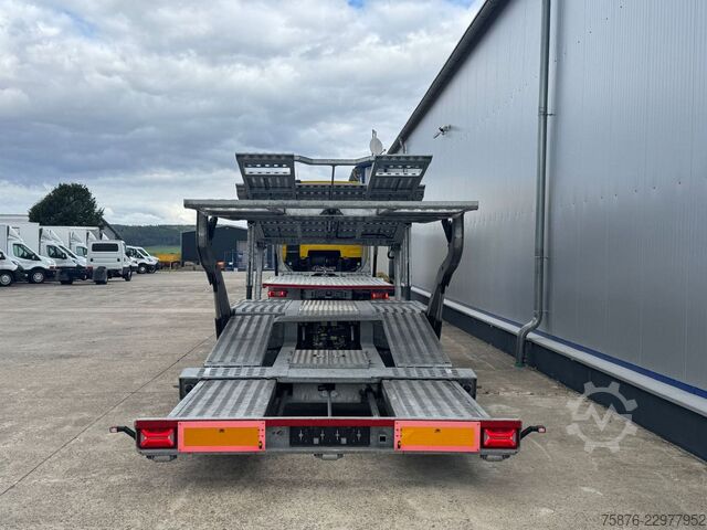汽车运输卡车 VOLVO FH mit Anhänger für 6 PKW
