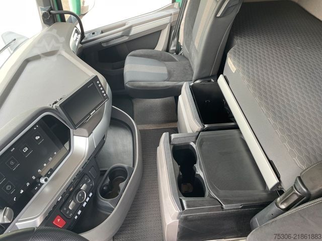 Štandardný ťahač DAF FT XF 530 NGD PXP 4x4