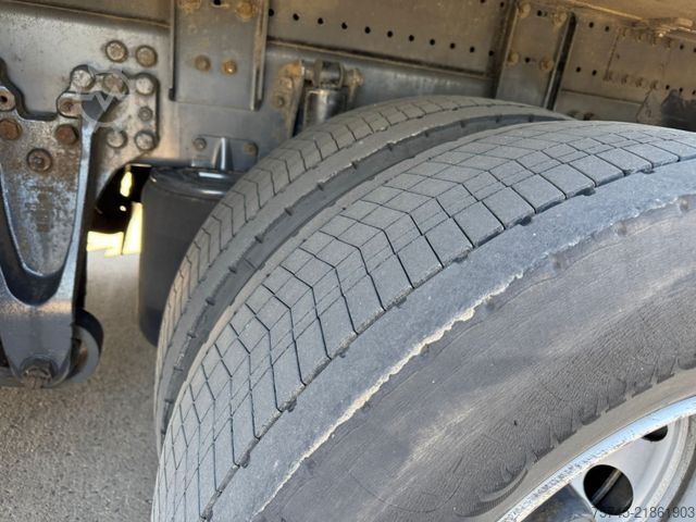 Rashladni kamion SCANIA P 280 Kühlkoffer mit BÄR Ladebordwand / Kiesling