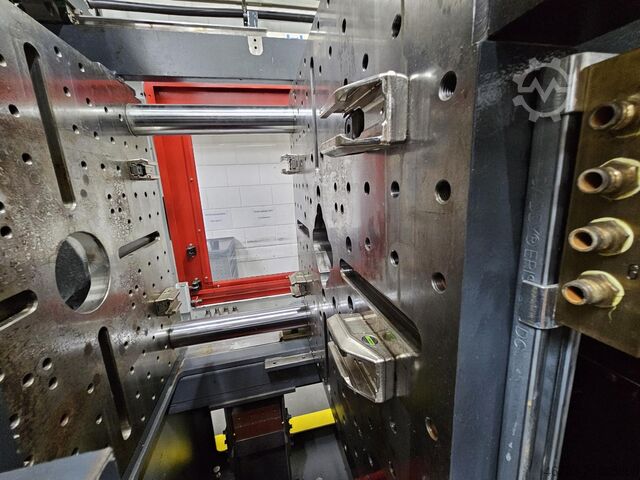 Formsprutningsmaskin FERROMATIK MILACRON Elektra 180-2F
