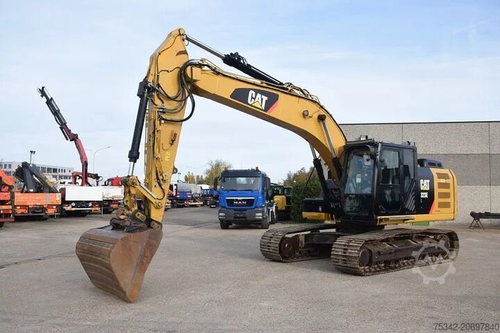 Gravemaskine med larvebånd Caterpillar 323E-stock id2