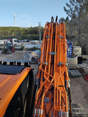 Paletli ekskavatör DOSSAN DX300LC - 7K