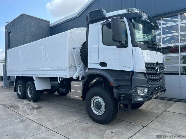 Yandan tenteli Mercedes-Benz Arocs 3340 A 6x6 Cargo Truck