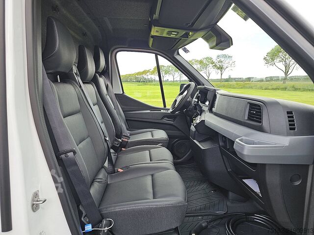 High-roof van RENAULT MASTER L2H2 87kWh 404K WLTP