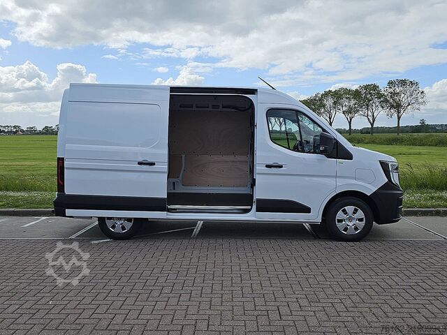 High-roof van RENAULT MASTER L2H2 87kWh 404K WLTP