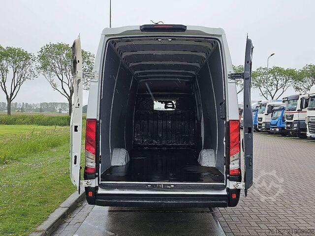 Yüksek tavanlı istasyon vagonu IVECO 