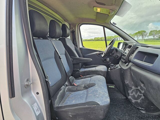 ハイルーフステーションワゴン OPEL VIVARO 1.6