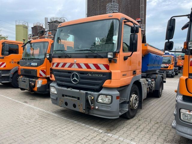  MERCEDES-BENZ Actros 1832 L / Streuaufbau Schmidt  STRATOS