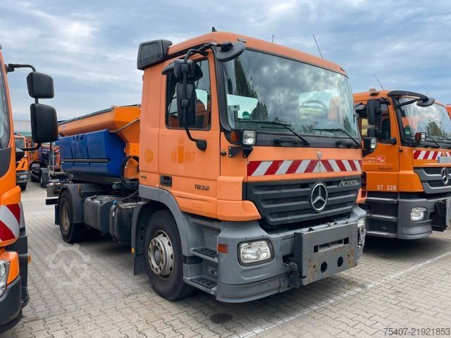  MERCEDES-BENZ Actros 1832 L / Streuaufbau Schmidt  STRATOS