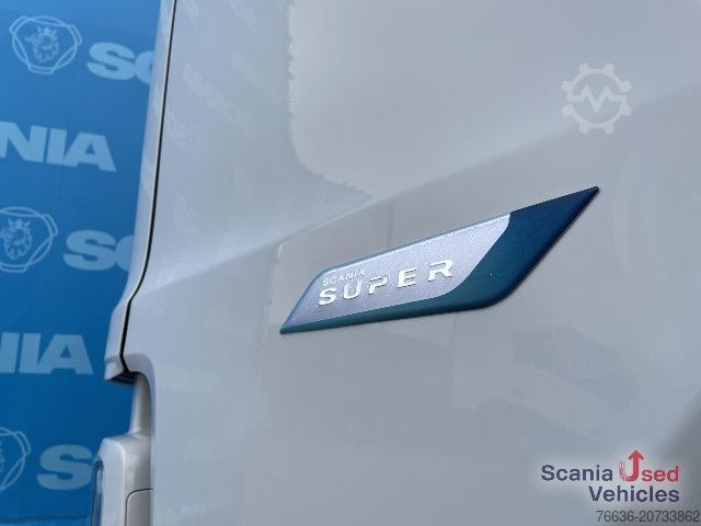 Kamion za prevoz opasnih materija Scania S 560 A4x2NB RETARDER SUPER! HYDRO ADR VECTO 3