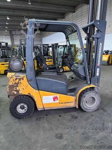 Carrelli elevatori a GPL Jungheinrich TFG425 5m/ 4466mh/ 2010y