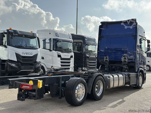 Vakio vetoauto SCANIA 590 S V8 6X2