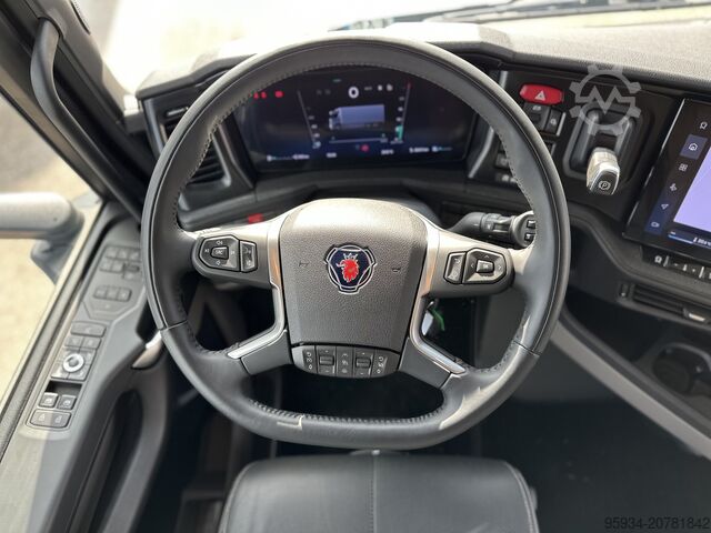 Vakio vetoauto SCANIA 590 S V8 6X2