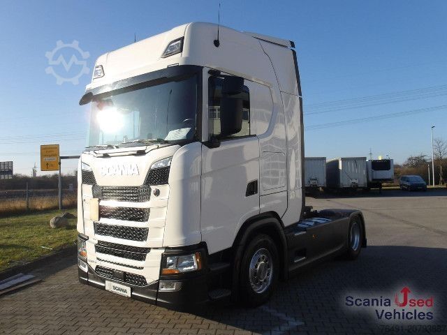 Standardowy ciągnik siodłowy Scania S 460 A4x2NA