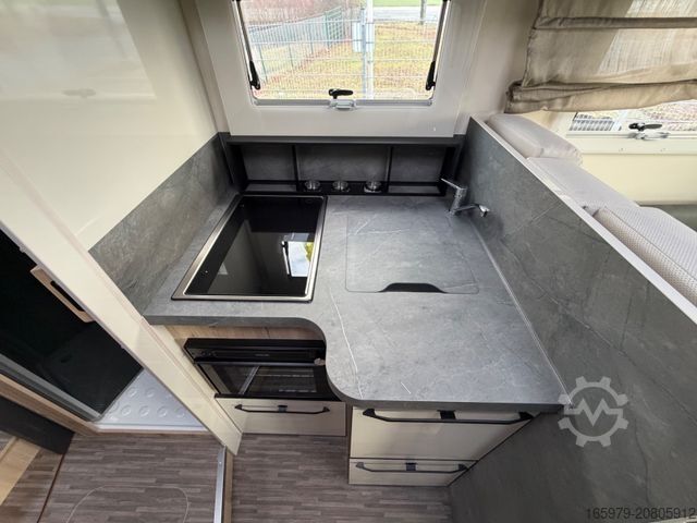 Integrovaný karavan MILLER M-Liner 1