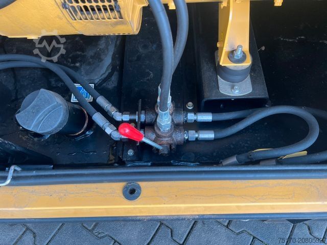 Outro CATERPILLAR DE65E3 / Stromerzeuger / 60KVA / 2017 / 17.917h