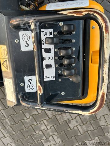 Cestný valec JCB HTD05 Dumpster / 2020 / Hochkippfunktion