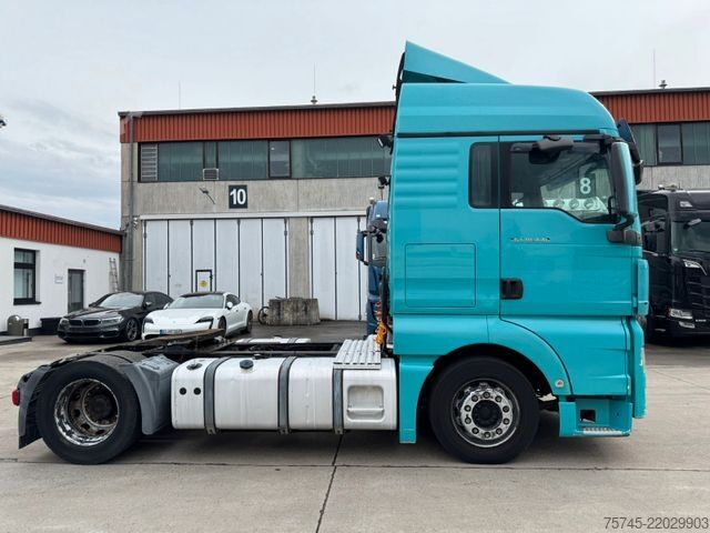 Prostorninska vlačilna enota MAN TGX 18.440 * VOLUMEN * 2 X TANK * RETARDER *