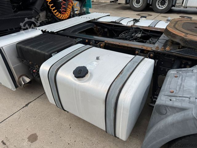 Prostorninska vlačilna enota MAN TGX 18.440 * VOLUMEN * 2 X TANK * RETARDER *