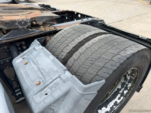 Prostorninska vlačilna enota MAN TGX 18.440 * VOLUMEN * 2 X TANK * RETARDER *