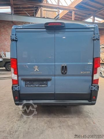 Slēgtais furgons PEUGEOT Boxer Kasten L1 H1 Klima Kamera Tempo Tüv E6