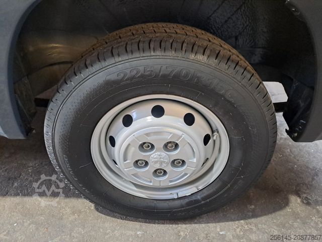 Slēgtais furgons PEUGEOT Boxer Kasten L1 H1 Klima Kamera Tempo Tüv E6