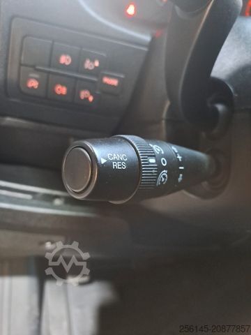 Slēgtais furgons PEUGEOT Boxer Kasten L1 H1 Klima Kamera Tempo Tüv E6