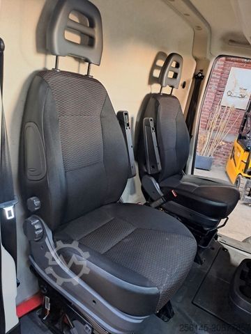 Slēgtais furgons PEUGEOT Boxer Kasten L1 H1 Klima Kamera Tempo Tüv E6