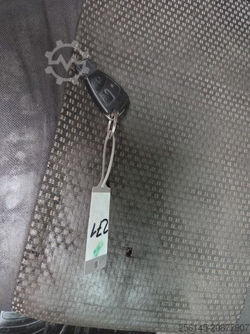 Benne tri-benne MERCEDES-BENZ Sprinter DoKa 3 S Kipper 515 CDI AHK 7 Sitze