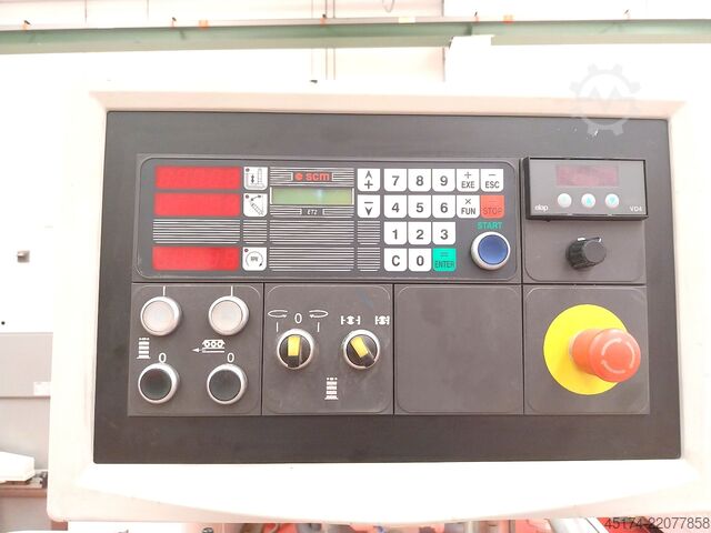 Fresadora con husillo inclinable SCM T 150 E