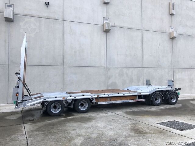 Remolque de plataforma baja Möslein T 4 VB H1 1 neuer 4 Achs Tieflader hydraulischen Rampen