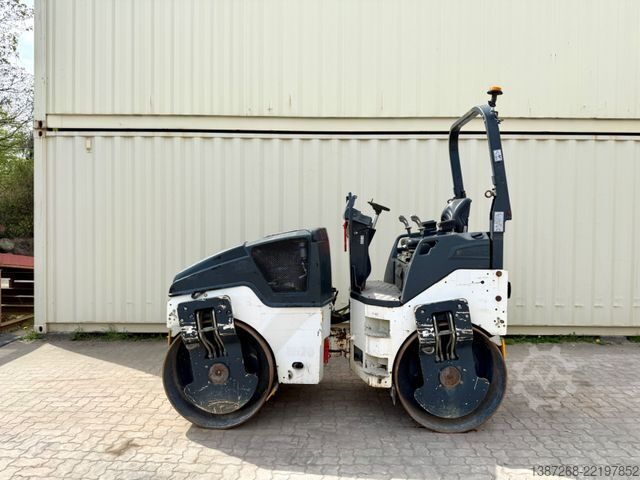Walec jednobębnowy BOMAG BW135AD-5 / 2015 BJ / 1.979H / 3.9 T