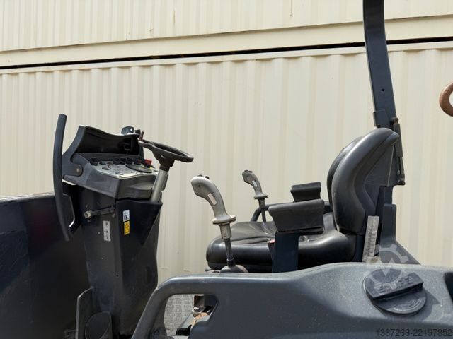 Walec jednobębnowy BOMAG BW135AD-5 / 2015 BJ / 1.979H / 3.9 T