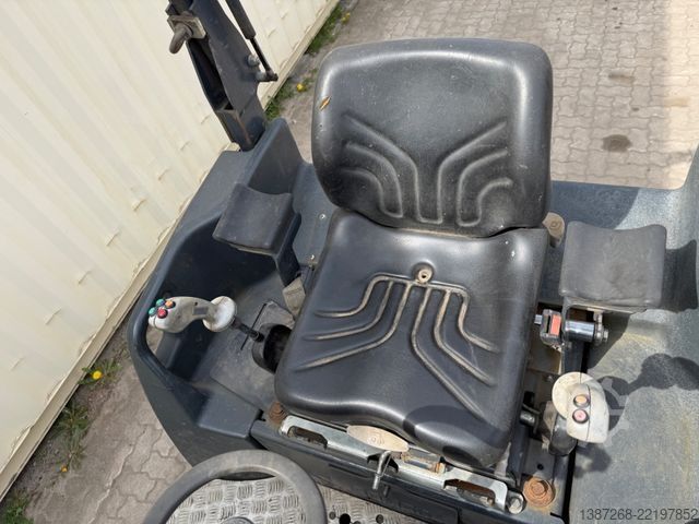 Walec jednobębnowy BOMAG BW135AD-5 / 2015 BJ / 1.979H / 3.9 T