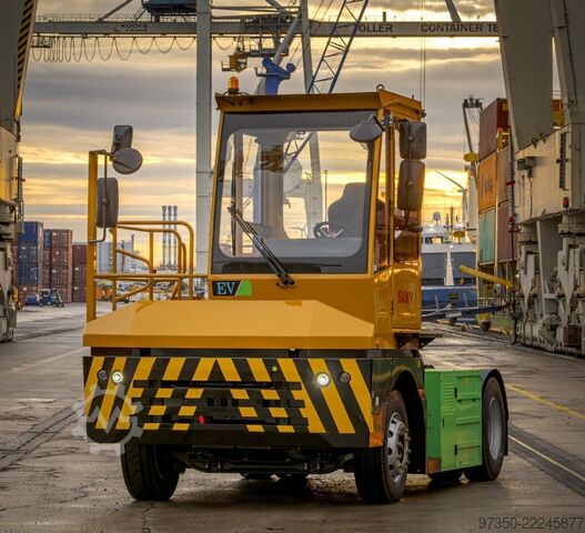 Terminalni traktor Sany STT4501E2-D