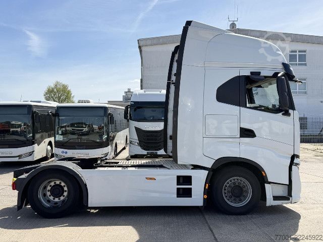 หัวลากมาตรฐาน IVECO AS440S51T/P Intarder