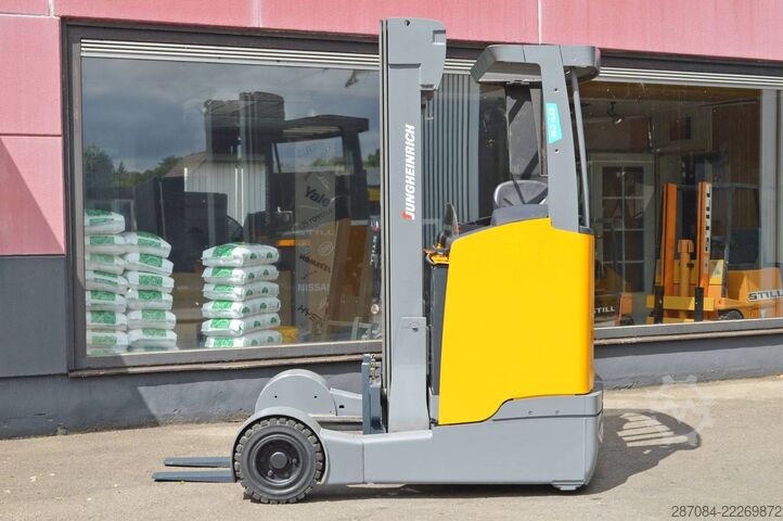 Tõstuk-reach truck Jungheinrich ETV C16 mit Batterie Bj. 2025
