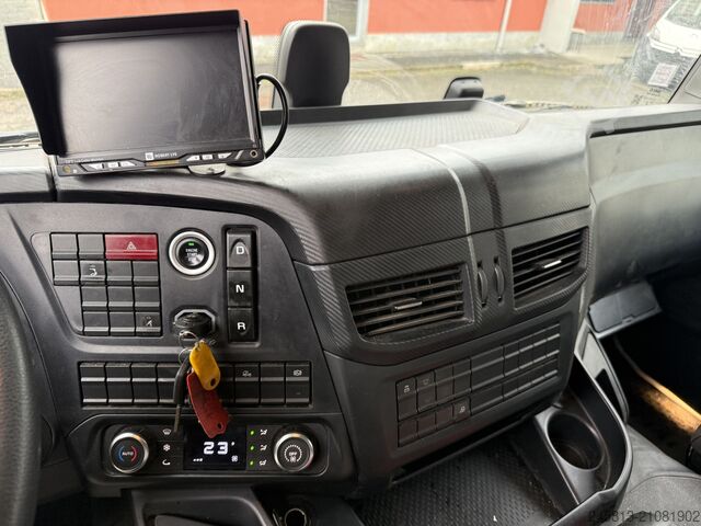 Skåpbil Iveco SWAY 400