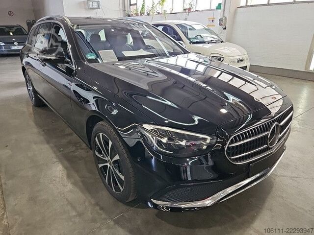 Microbuz MERCEDES-BENZ E 300 de 4Matic T-Modell Burmester Pano Head-UP